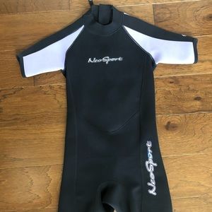 Unisex Children’s Wet Suit size 8
